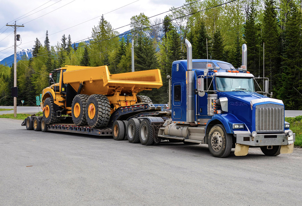 Flatbed Truck for Construction Equipment